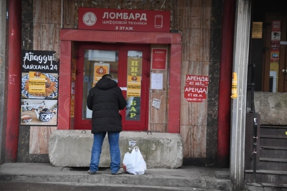 Золото, деньги и телефон украли у жителя Хабаровского края