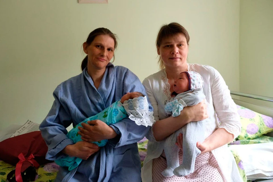 Татьяна Капустина и Екатерина Салеева стали настоящей гордостью для роддома при 38-й больнице Семашко.