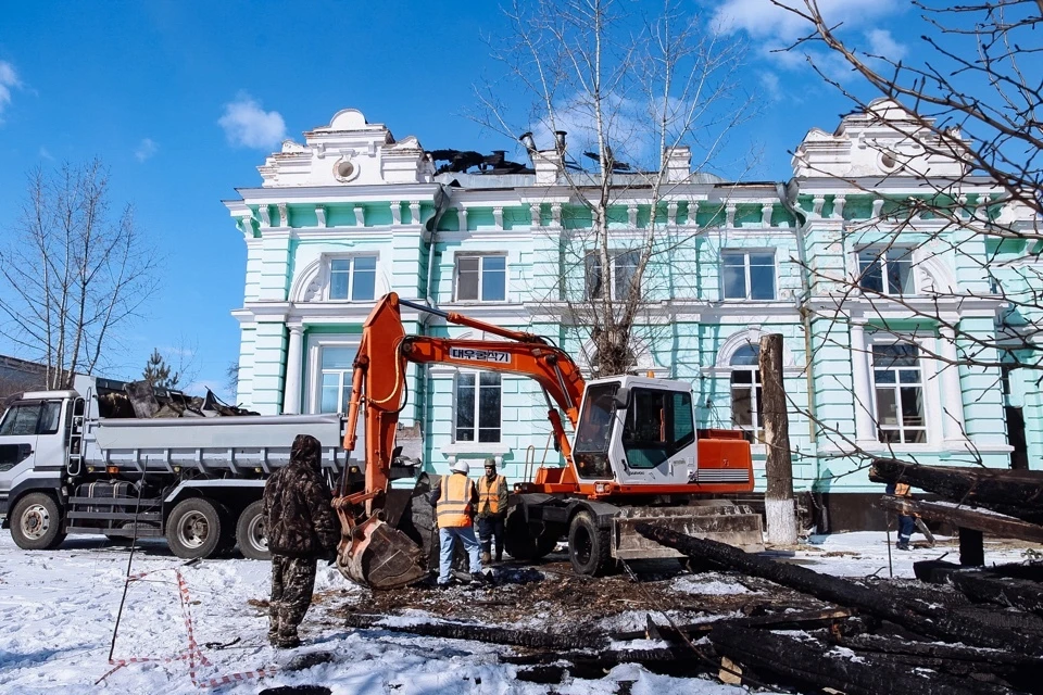 Временную кровлю установят до конца мая. Фото: правительство Амурской области