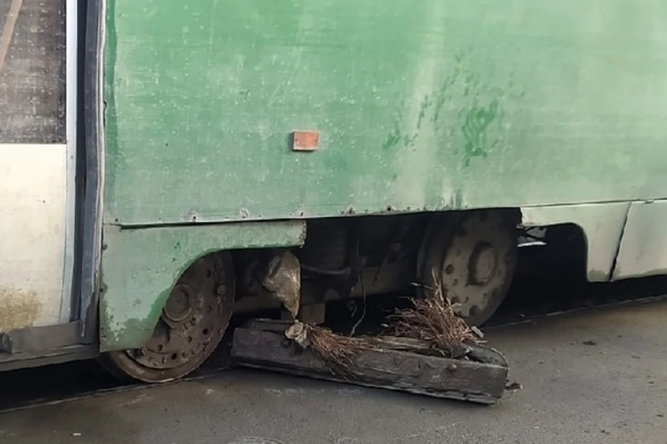 В Новосибирске у трамвая на ходу отвалились тормоза. Фото: "Инцидент Новосибирск".