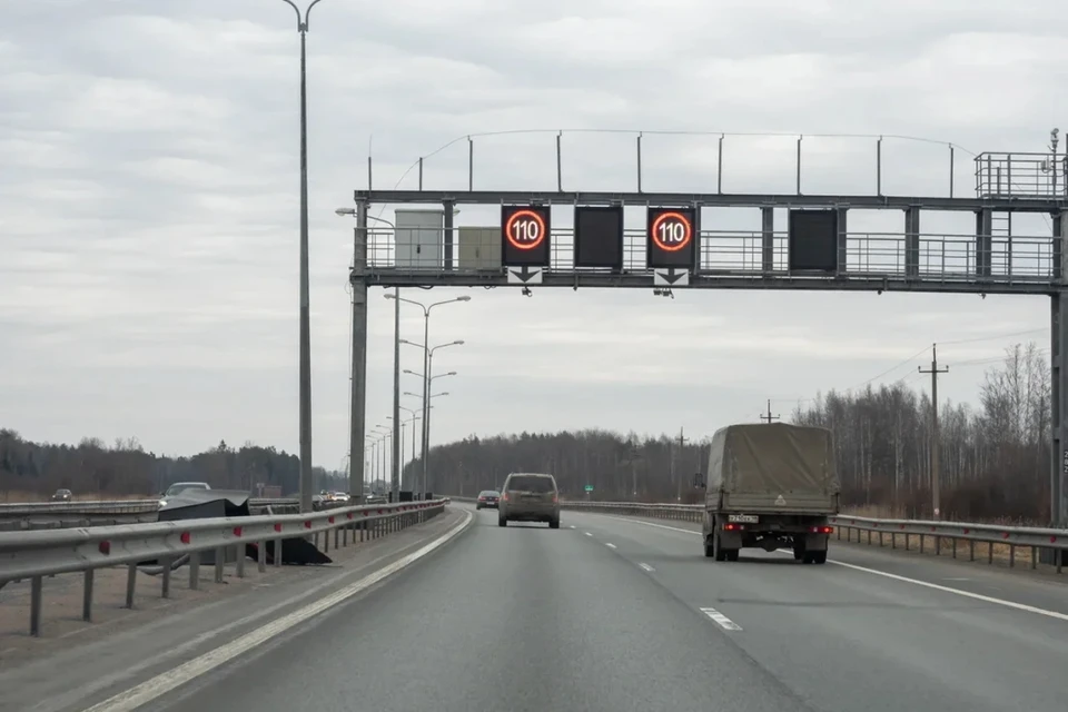 На внутреннем кольце КАД перекроют очередную полосу движения из-за уборки смета.