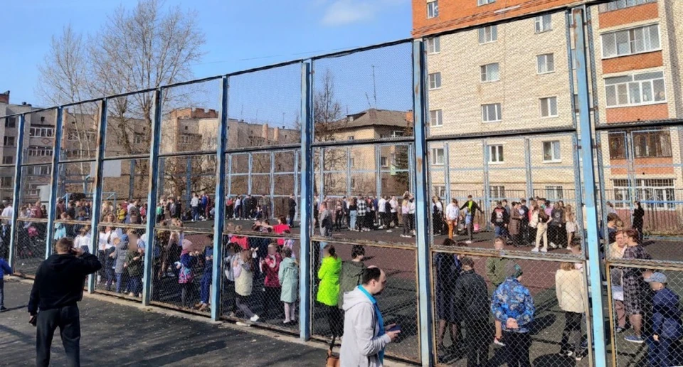 Учащиеся школы №13 выведены на спортплощадку