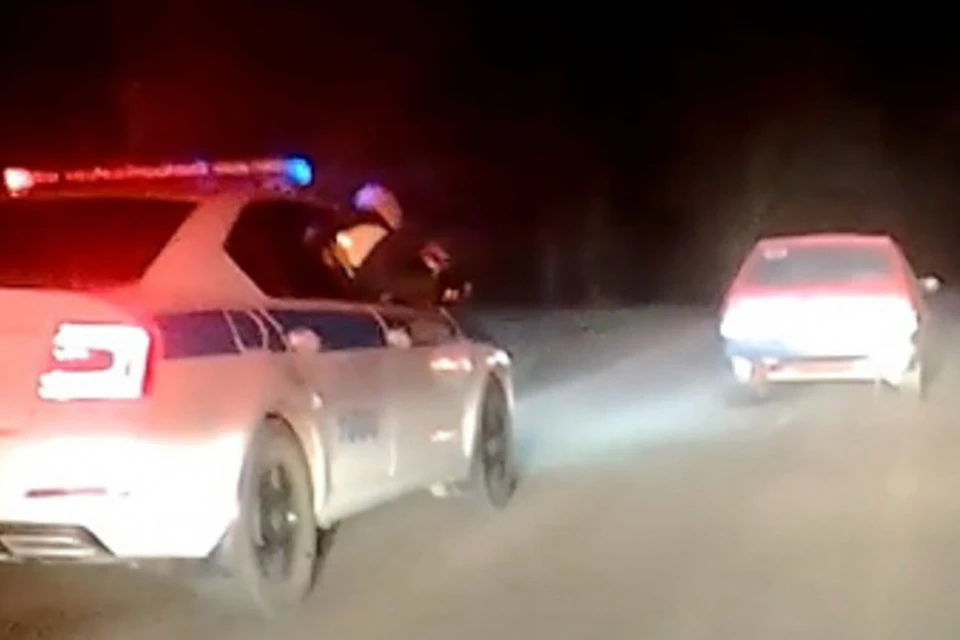За красной "девяткой" три патрульных авто гонялись 20 минут. Фото: МВД по РК