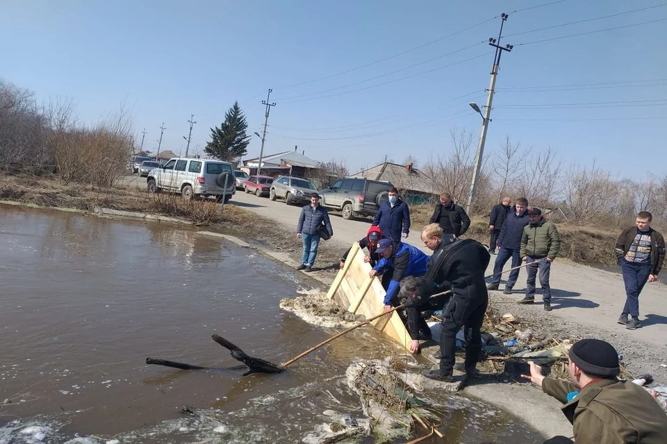 Водолазы не смогли найти тело 6-летнего мальчика, утонувшего в реке Власиха. Фото: предоставлено местными жителями