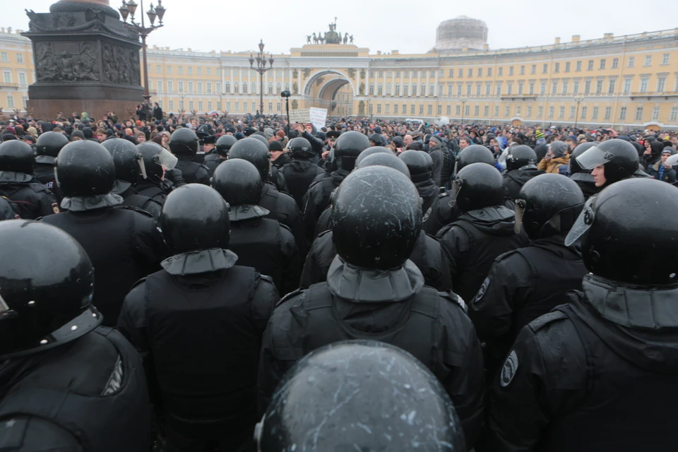 Полиция предостерегла петербуржцев от участия в незаконных митингах