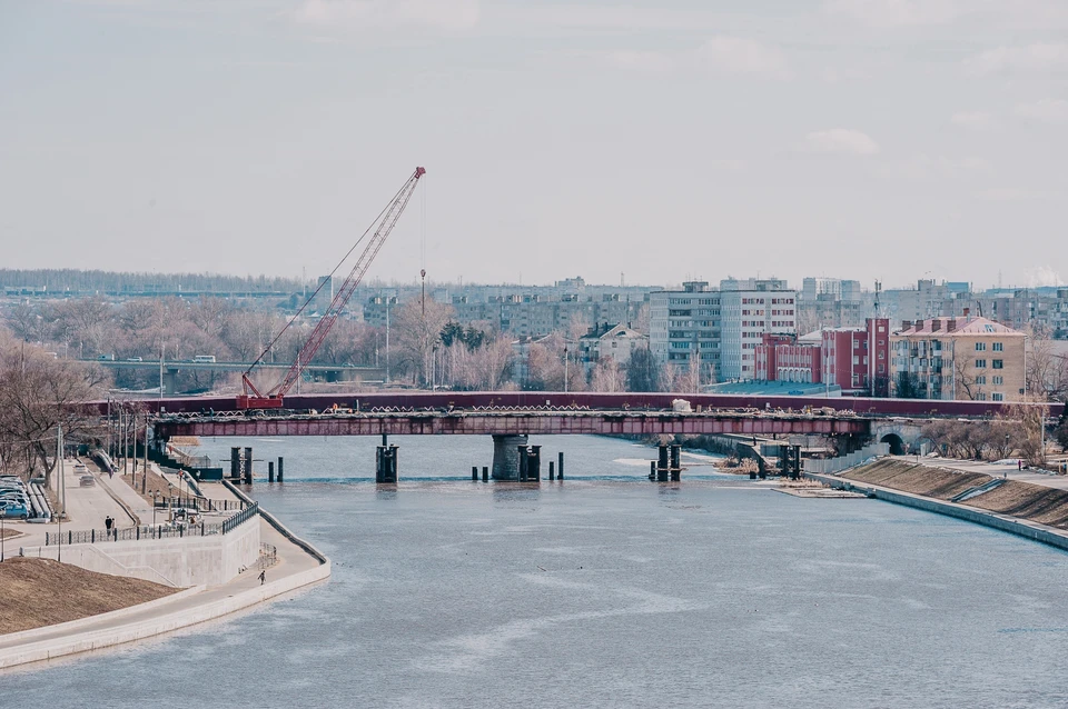 Пешеходный мост через Оку планируют доделать к началу мая