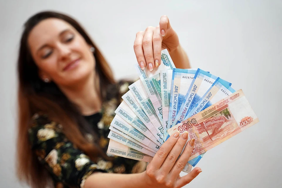 Доля безналичных операций в России с каждым годом растет. По последней статистике Центробанка, она уже превысила 70%.