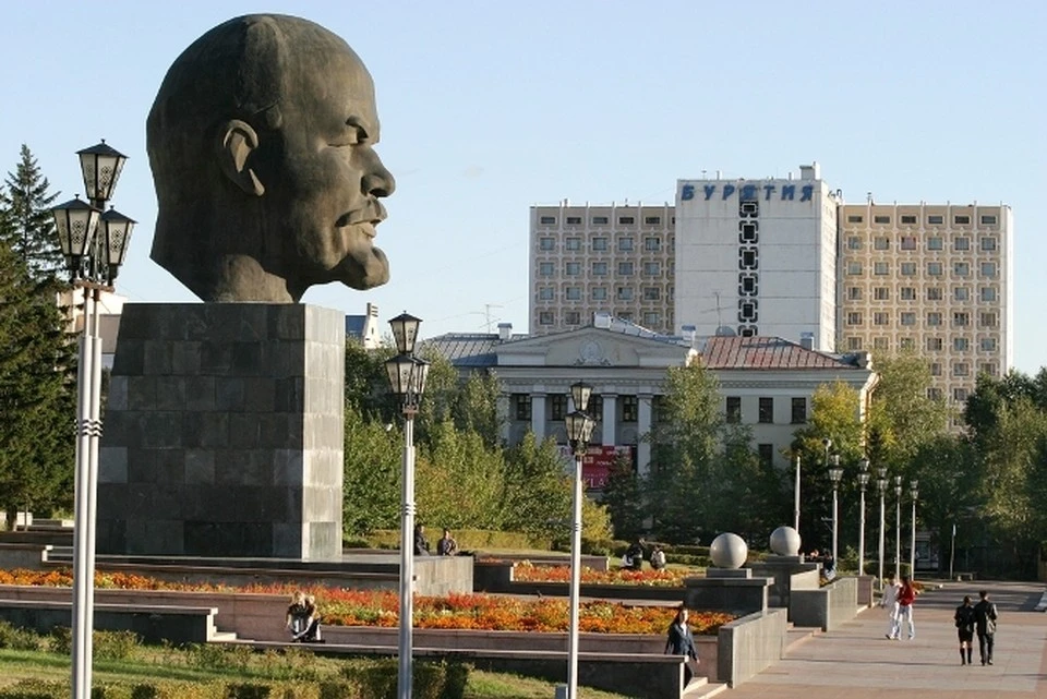 Юбилей "головы Ленина": в Улан-Удэ в этом году отмечают 50 лет уникальному памятнику. Фото: Марк АГНОР.
