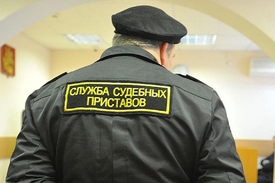Чтобы нигде не работавший должник погасил долг по алиментам в сумме 80 тыс. рублей, судебный пристав направила взыскание на его "Жигули" 2001 года выпуска. Да покупателей не нашлось.