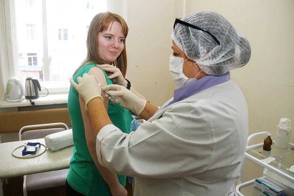 Вакцинация продолжается ежедневно.