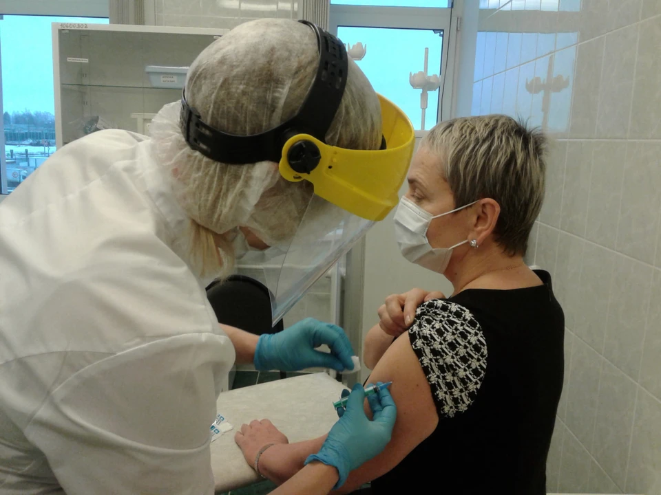 Сама Анастасия Крутень сделала прививку одной из первых в Прикамье. Фото: краевой Минздрав.