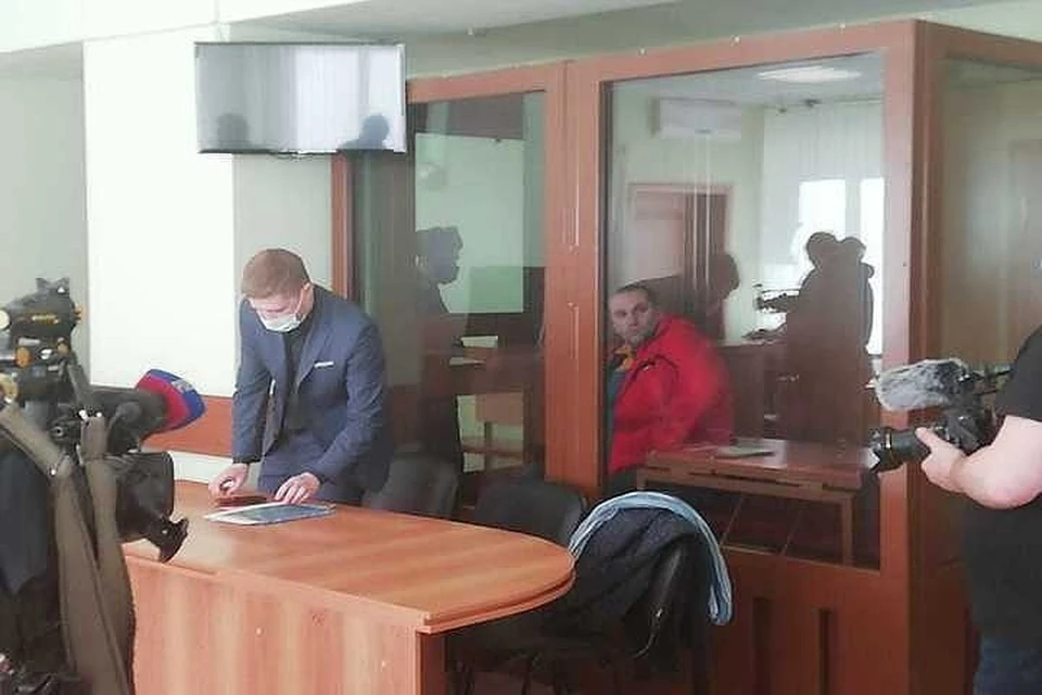 Алексея Попова обвиняют в незаконном получение премий подчиненных.