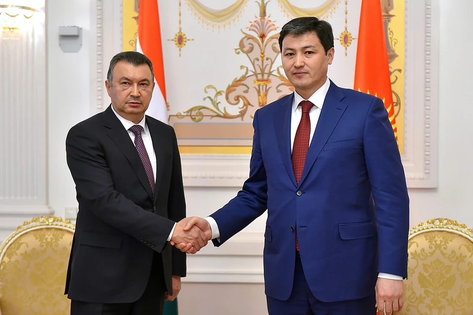 Встреча премьер-министра Киргизии Марипова и премьер-министра Таджикистана Расулзоды. Фото: Пресс-служба премьер-министра Киргизии/ТАСС