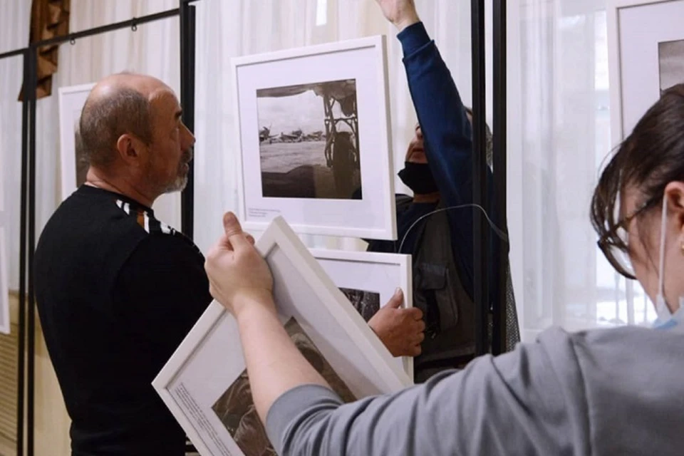 В «Совкино открылась фотовыставка с кадрами боевых действий. Фото: Хабаровский краевой музей имени Н.И. Гродекова.