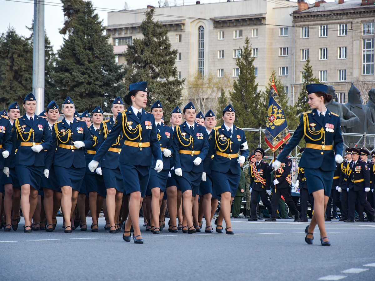 Парад Победы в Новосибирске 9 мая 2021 года: прямая онлайн-трансляция -  KP.RU