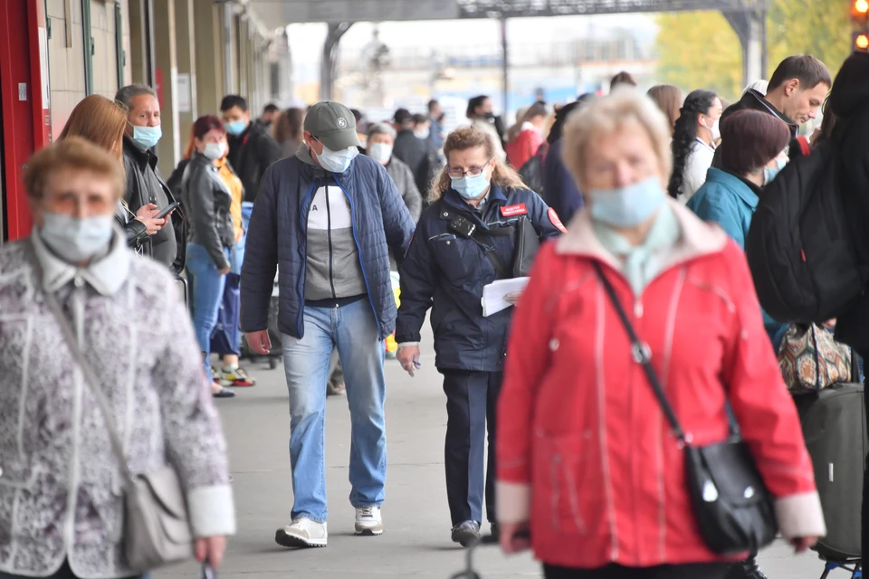 В России за сутки выздоровели 9 349 человек, еще 8 380 заболели.