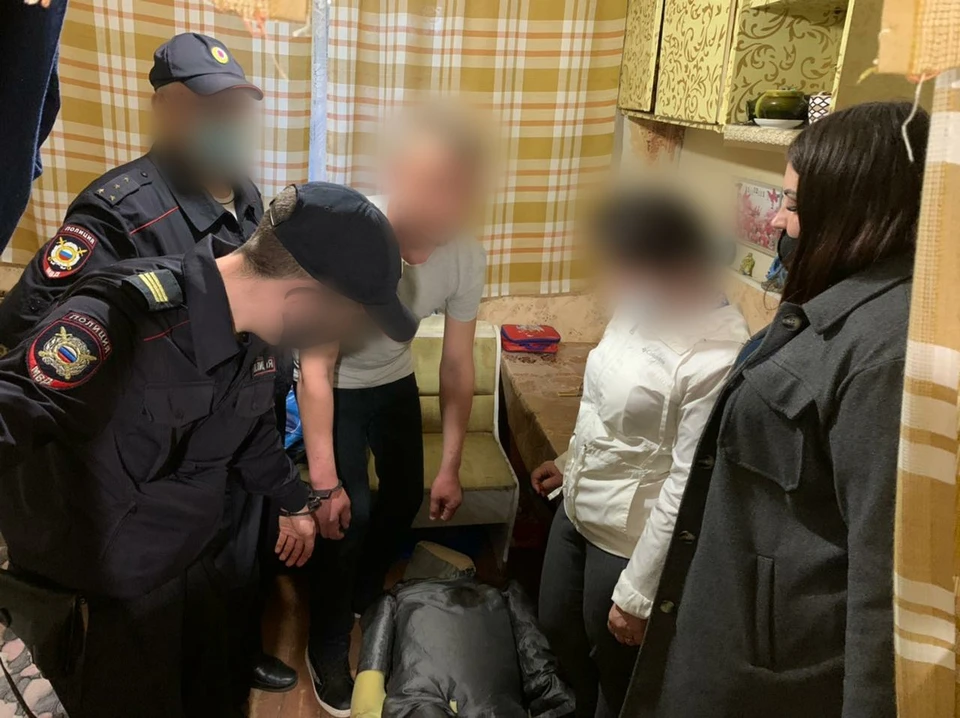 Мужчина показал, как избивал приятеля