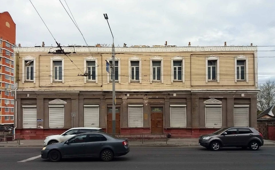 Историческому зданию в центре Брянска на улице Калинина грозит разрушение. Фото: Брянское региональное отделение ВООПИиК.