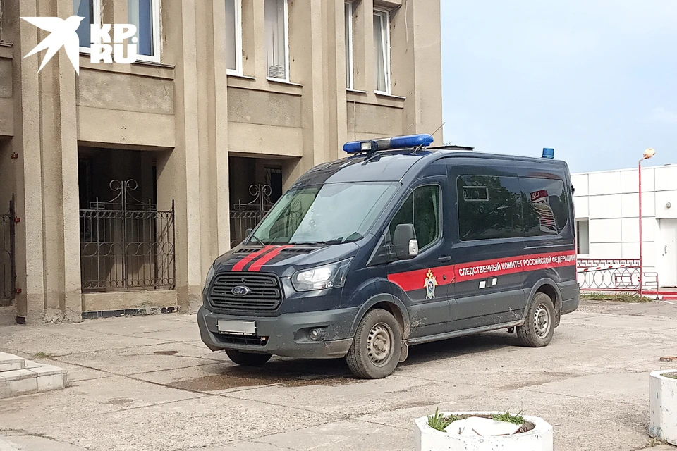 В Тверской области четырёхлетняя девочка выпала из окна квартиры на третьем этаже.