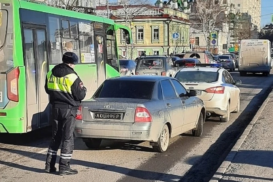 Водитель тюмень. Приора каталки по городу.