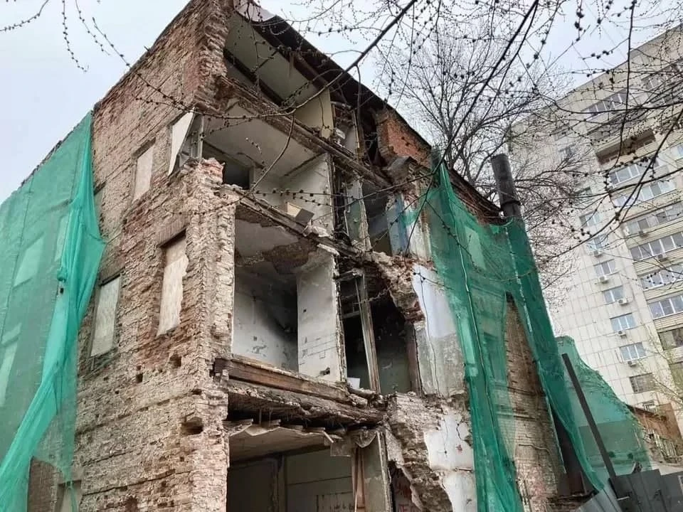 Дом архитектора обрушился со стороны двора