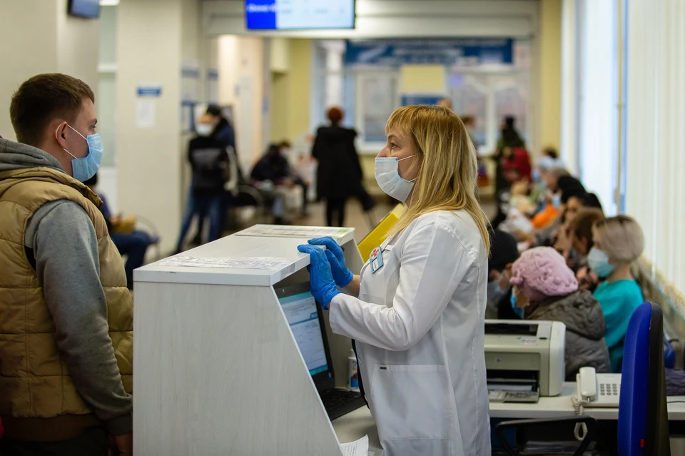 Врачи продолжают бороться с пандемией