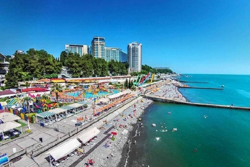 Купаться пока холодно