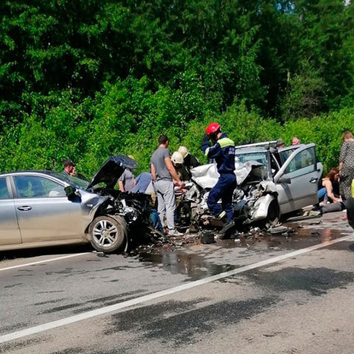 В ДТП с 2 легковушками в Удмуртии погиб мужчина, еще 5 человек пострадали -  KP.RU