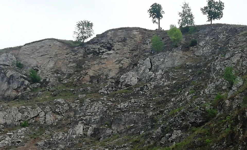 Скалы не высокие, но опасные. Фото: ГУ МЧС по Челябинской области