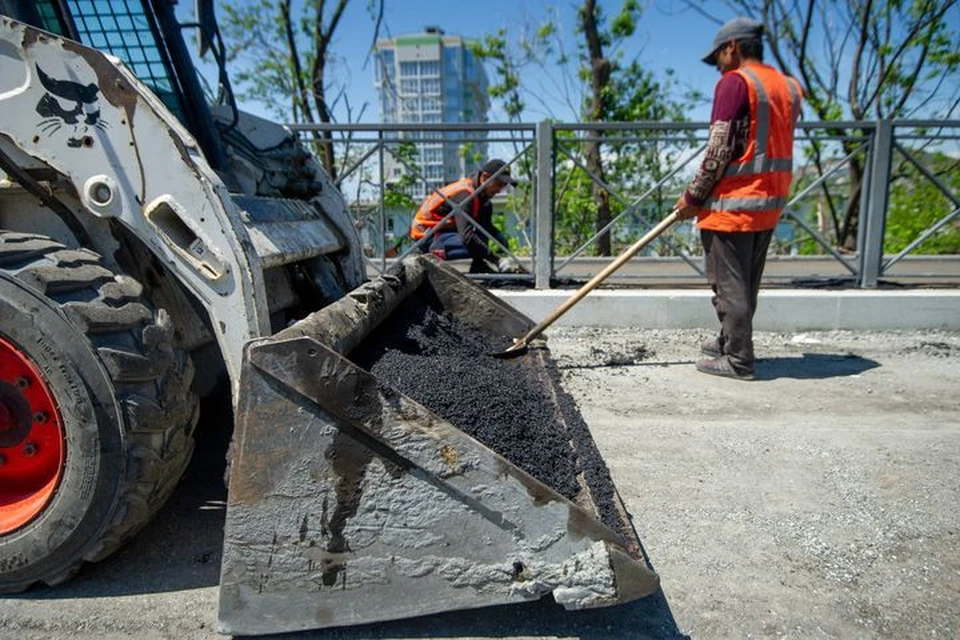На улицах Владивостока проходит комплексный ремонт.