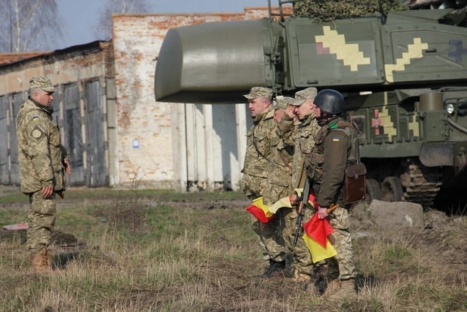 Иностранные инструкторы займутся подготовкой украинских военных под Мариуполем. Фото: Штаб ООС