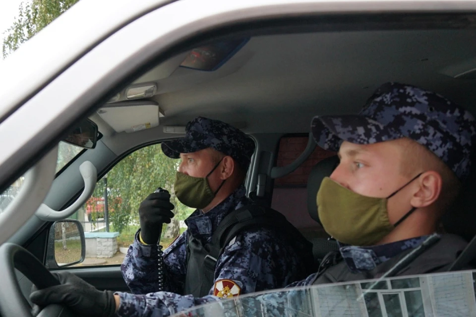 Воришки попались на глаза патрулю Росгвардии. Фото: vk.com/club150428796