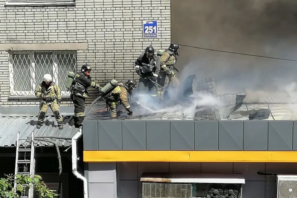 В Новосибирске горит супермаркет.