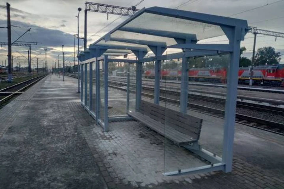 На платформах вокзала «Брянск-Орловский» установили крытые остановки. "Городской".