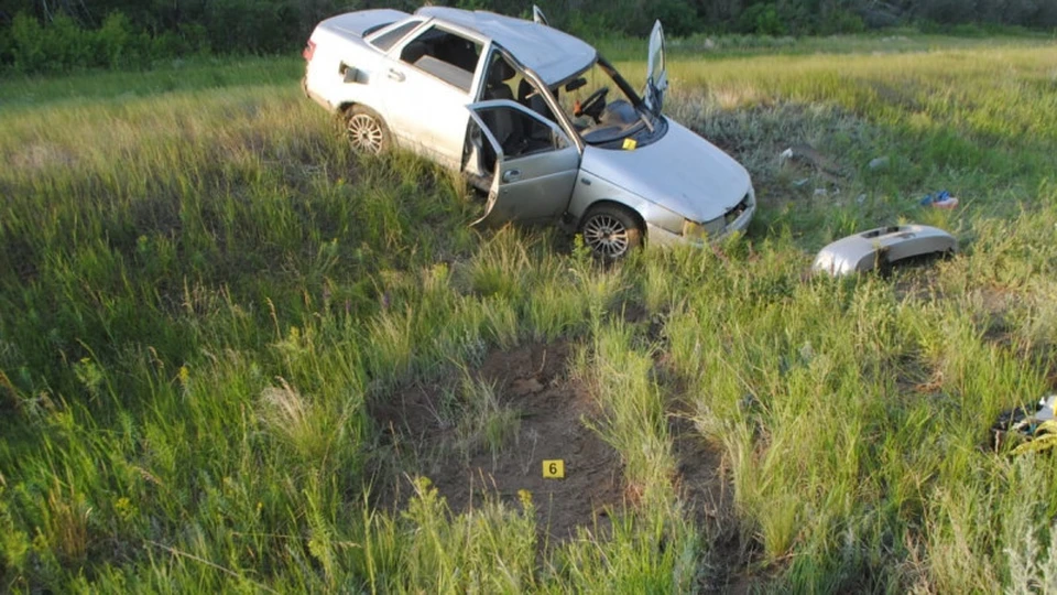 Авария произошла около 20 часов 9 июня на 25-м километре автодороги Уральск — Аксай.