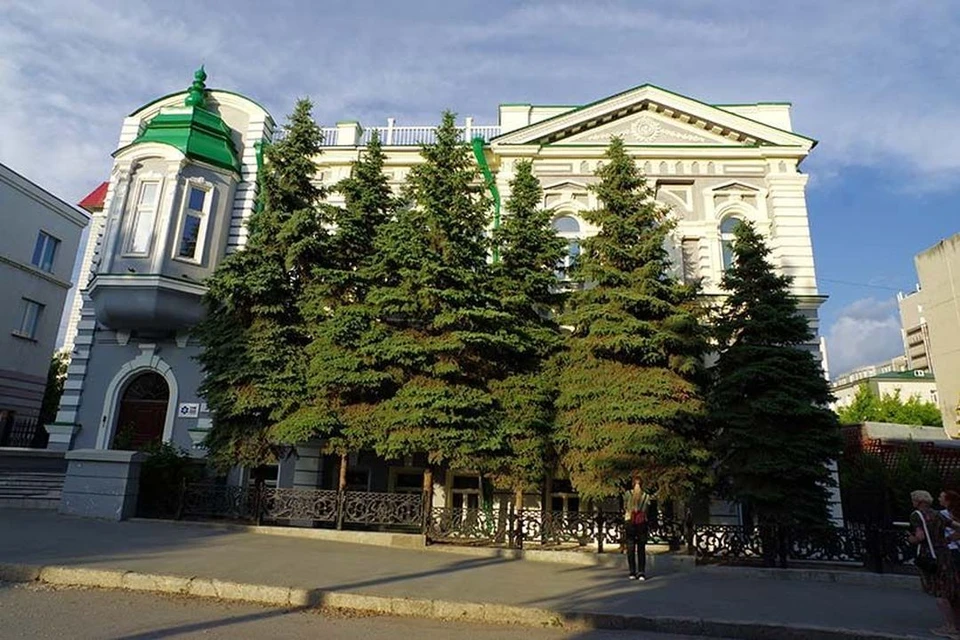 По легенде в гостинице был подземный ход, который вел к стоявшему напротив дому терпимости. Фото: Дмитрий ДАНЕВИЧ
