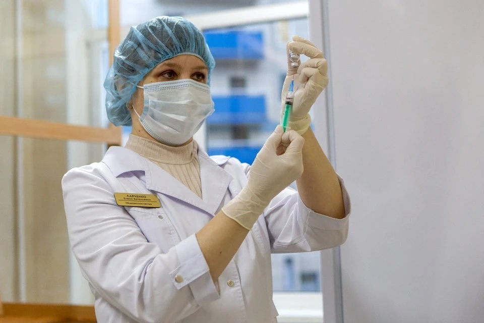 Гинцбург заявил о необходимости вакцинировать 70% россиян в течение четырех месяцев