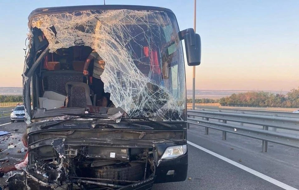 Автобус с самарскими туристами попал в аварию в Ростовской области