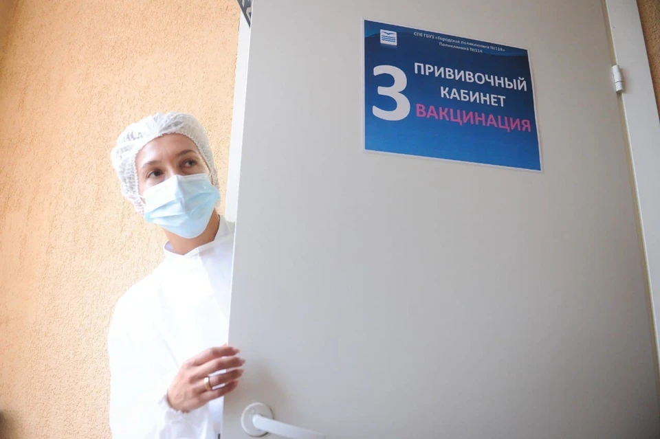 Петербуржцы участвуют в клинических испытаниях китайской вакцины Ad5-nCov или «Ковиденция».