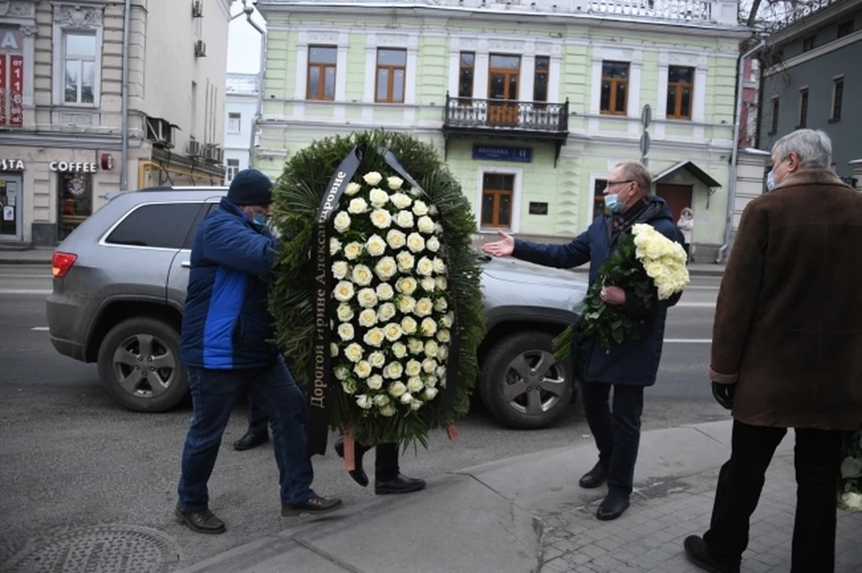 В Реадовском парке в Смоленске вандалы сожгли венки.