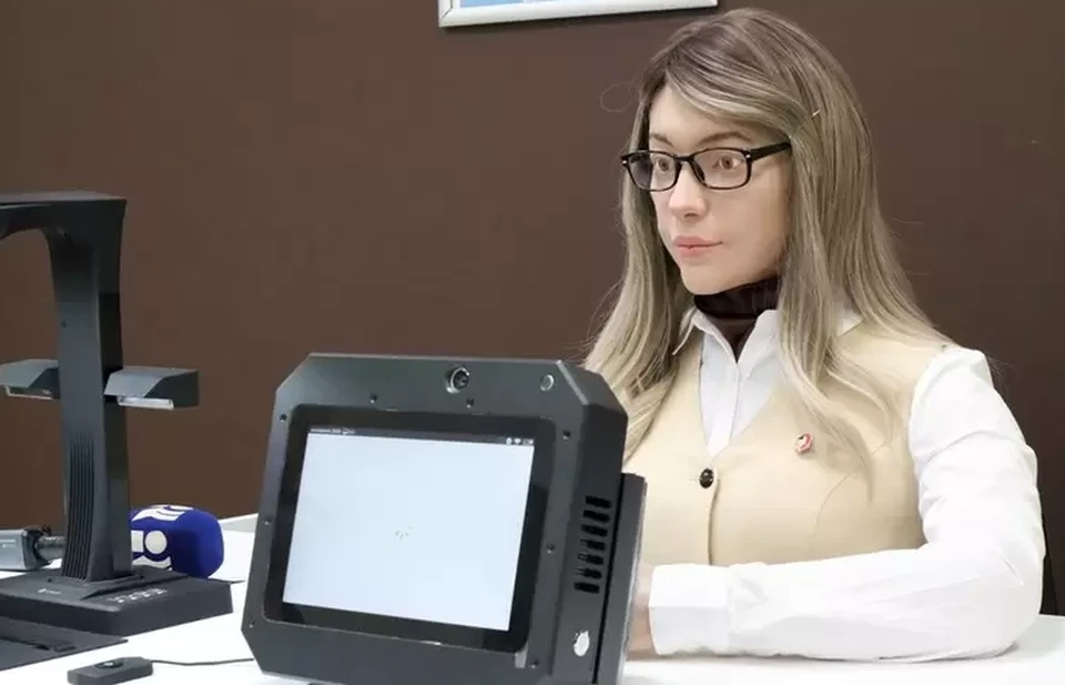 Румынская компания «Клок» закупит более 30 роботов-промоутеров Promobot V.4.