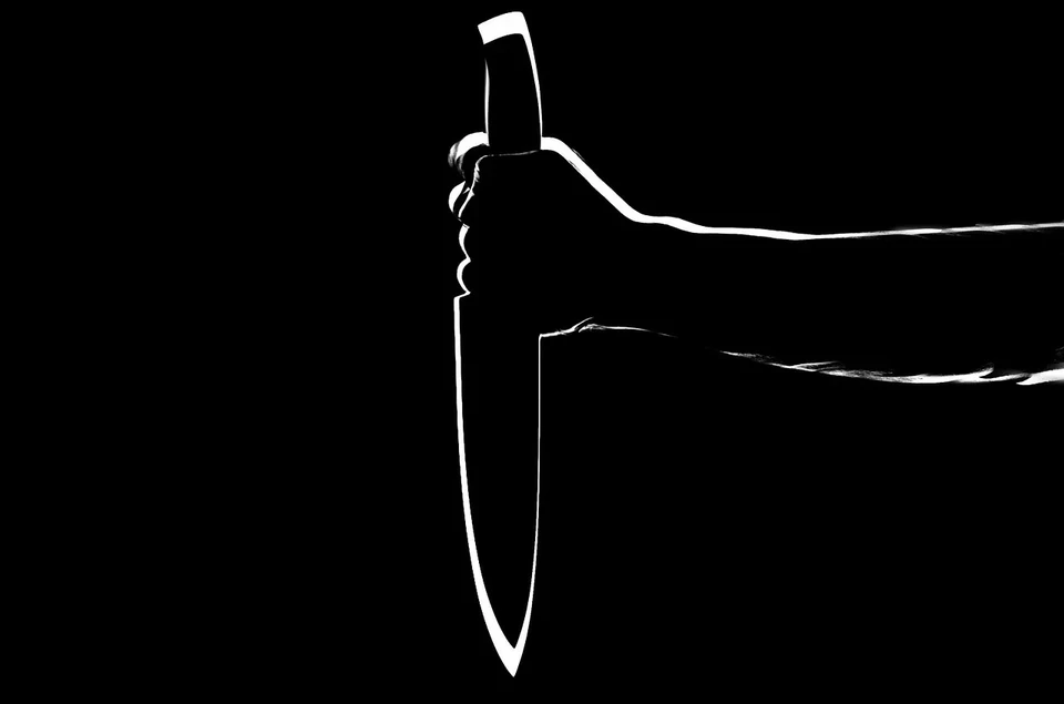 Астраханец из-за денег 40 раз ударил друга ножом