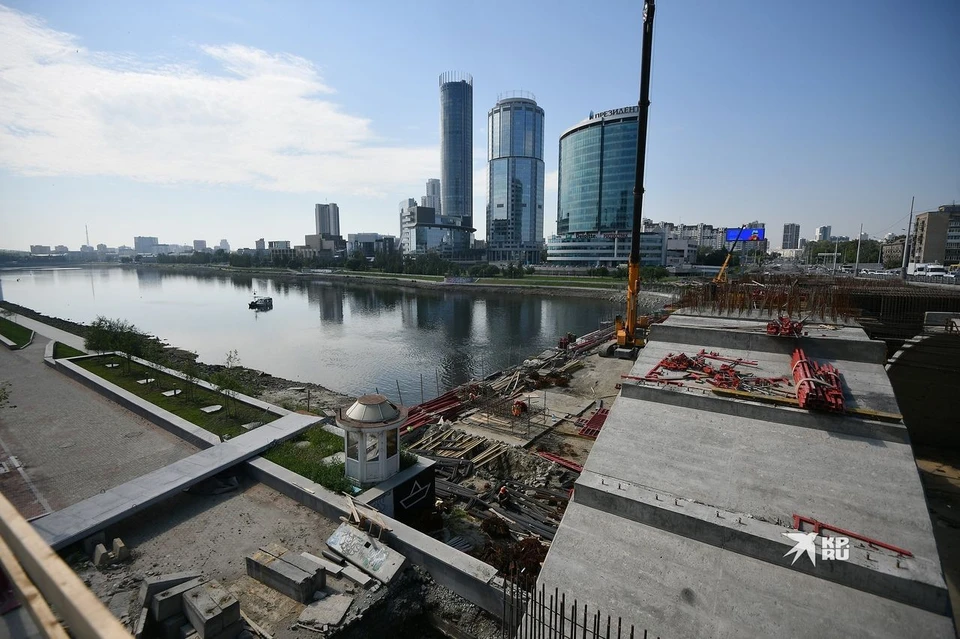 В 2022 году понижать уровень воды в пруду в Екатеринбурге пока не планируют.