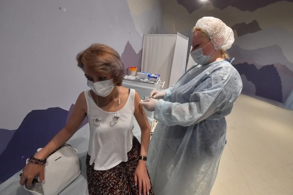 Работница могла уничтожать неиспользованные дозы вакцины, чтобы скрыть следы преступления