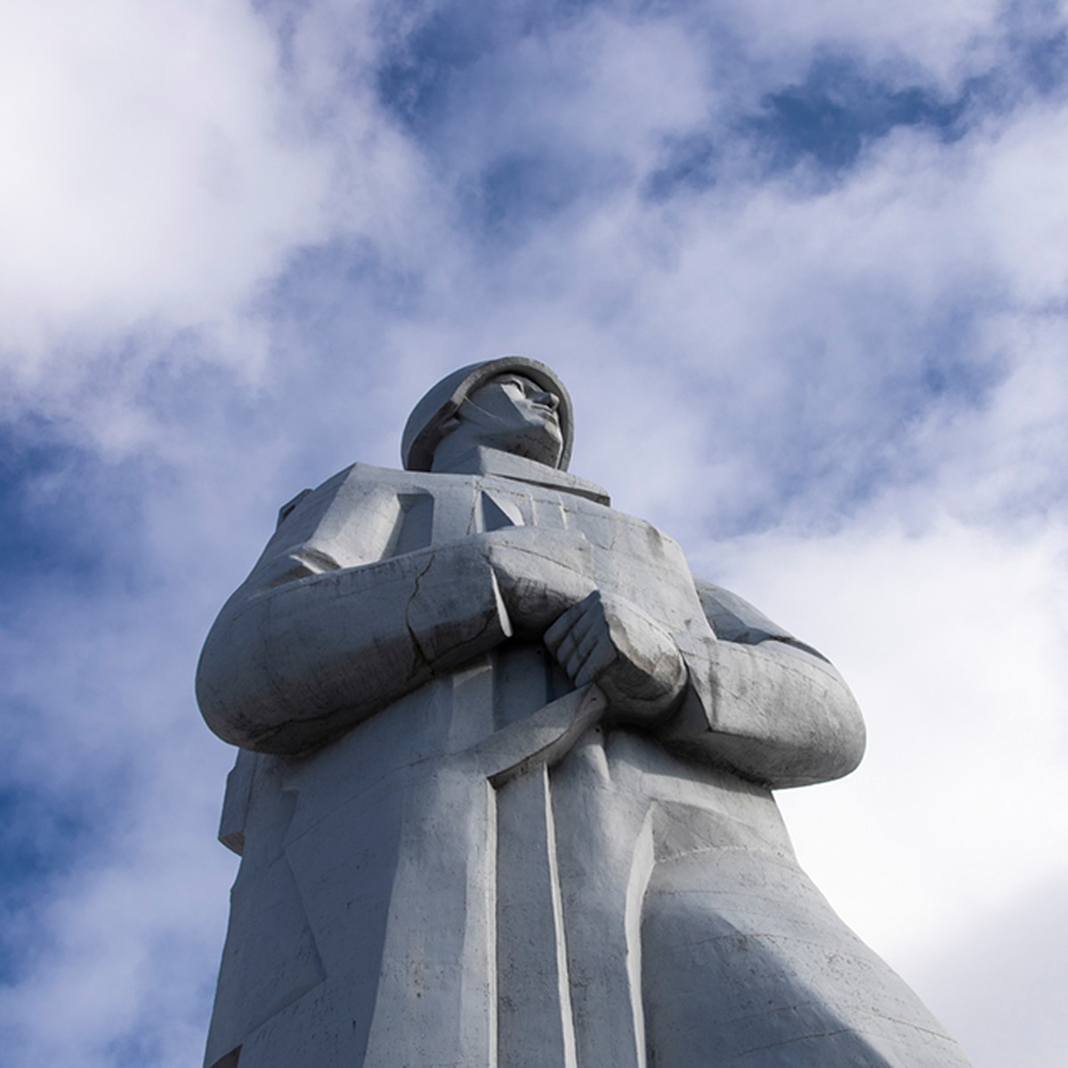 Памятник стали. Примечательности Мурманска. Мурманск достопримечательности. Мурманск достопримечательности фото. Достопримечательности Мурманска для туриста.