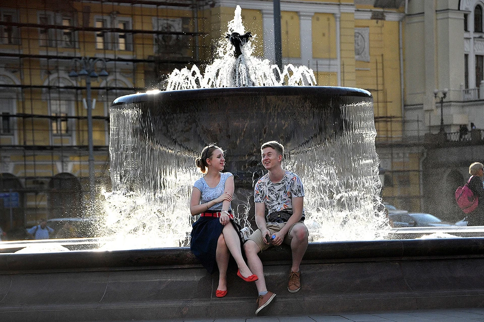 Сегодня москвичей снова ждет много солнца, аномальная жара сохранится.