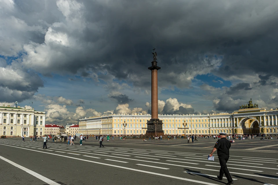 МЧС предупредило о грозе и ливне в Петербурге 15 июля