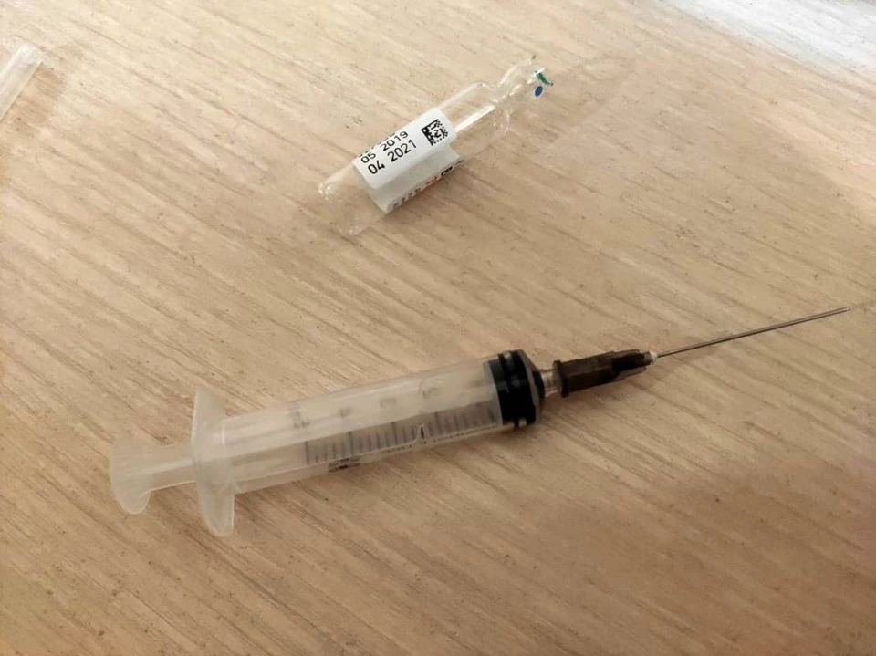 Сотрудники сферы соцобслуживания продолжают вакцинацию