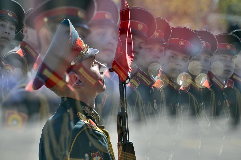 Суворовцы на параде