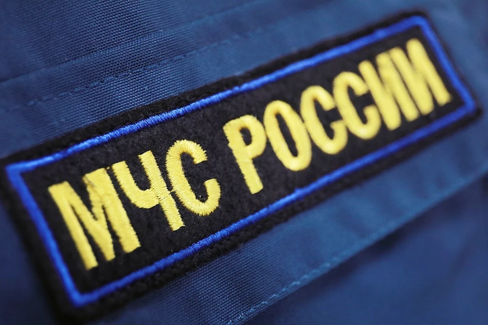 Под Красноярском мужчина переплыл реку, залез на скалу, спуститься не смог